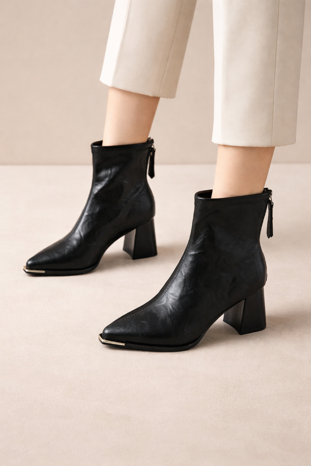 Dames enkellaarsjes met spitse teen - Baeza