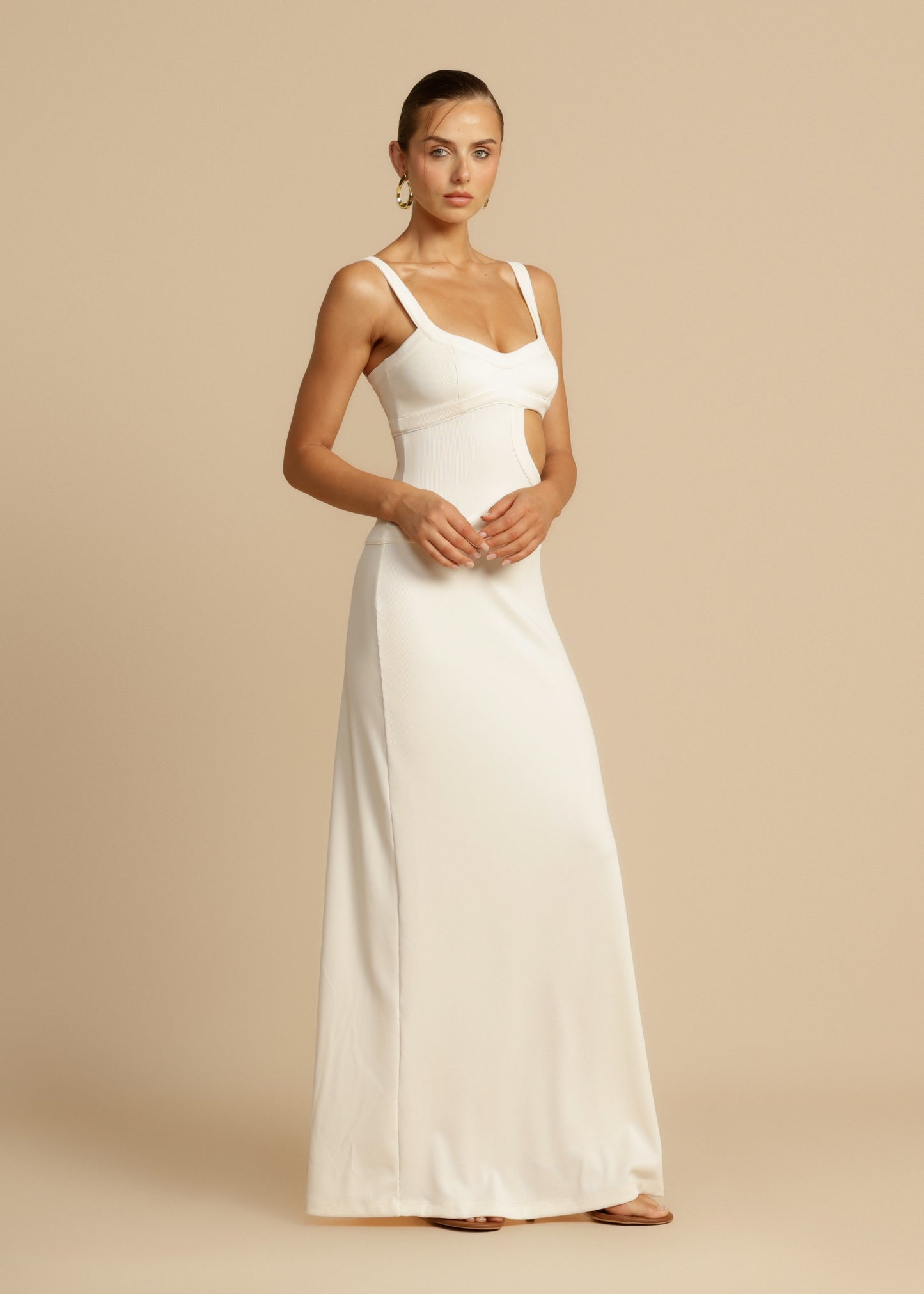 Nora - Modieuze nauwsluitende witte jurk