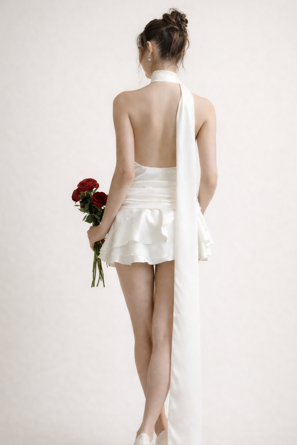 Damesjurk van asymmetrische satijnstof - Elba