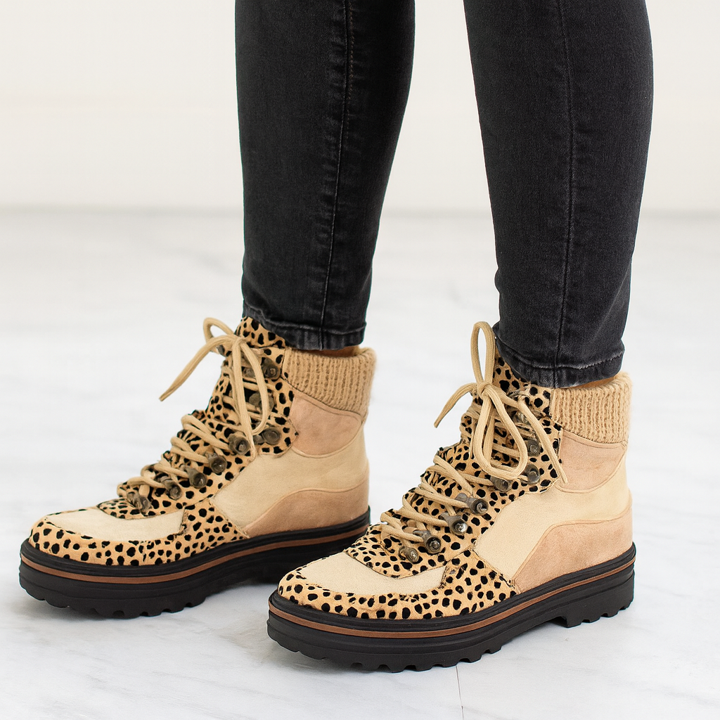 Dameslaarzen met verstevigde structuur en vetersluiting - Ismarie