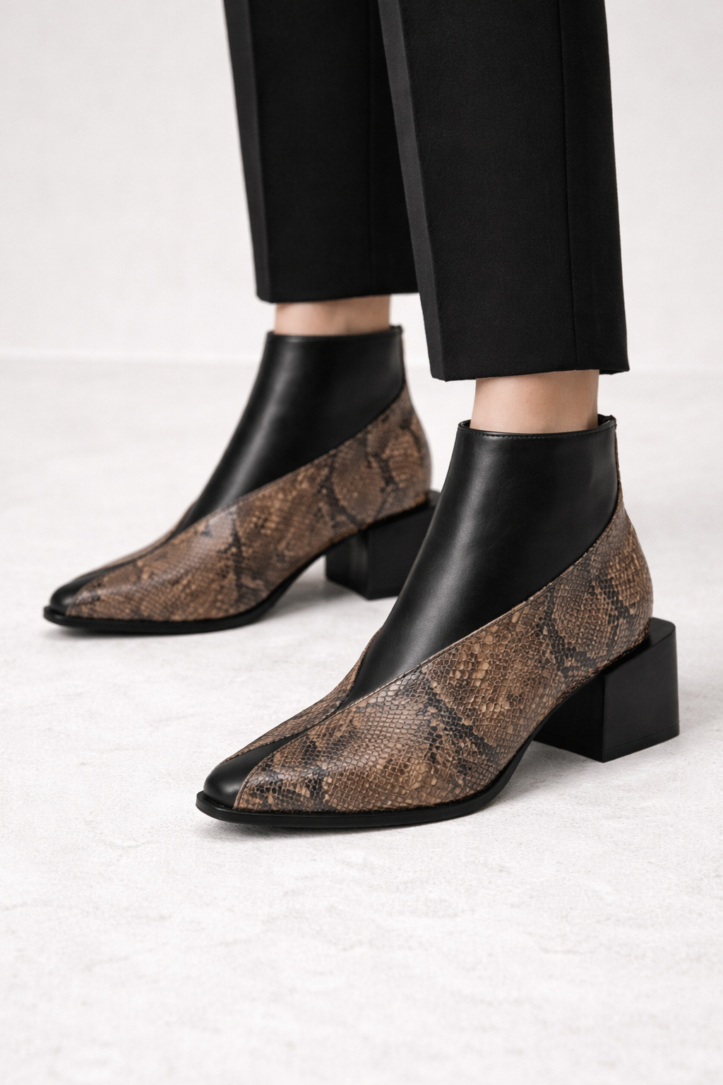 Stijlvolle dames enkellaarsjes met print - Avril