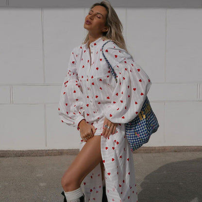 Charis - Lange overhemdjurk met hoge kraag, gestreepte hartjesprint