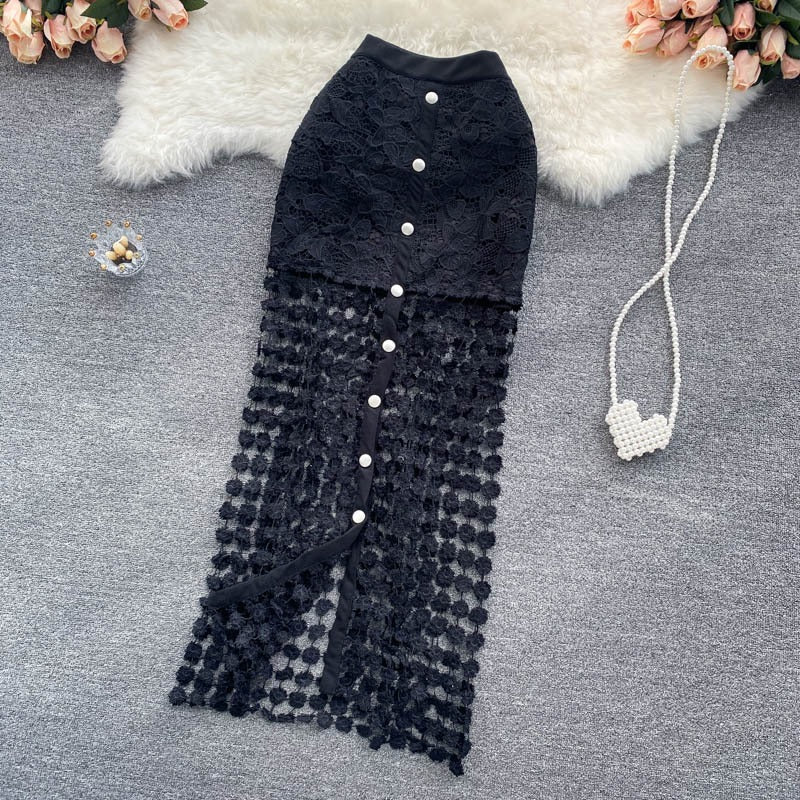 Lange damesrok in kant met bloemendetails en knopen recht model - Solène