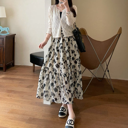 Lange damesrok met monochrome bloemenprint en vloeiende snit - Mireille