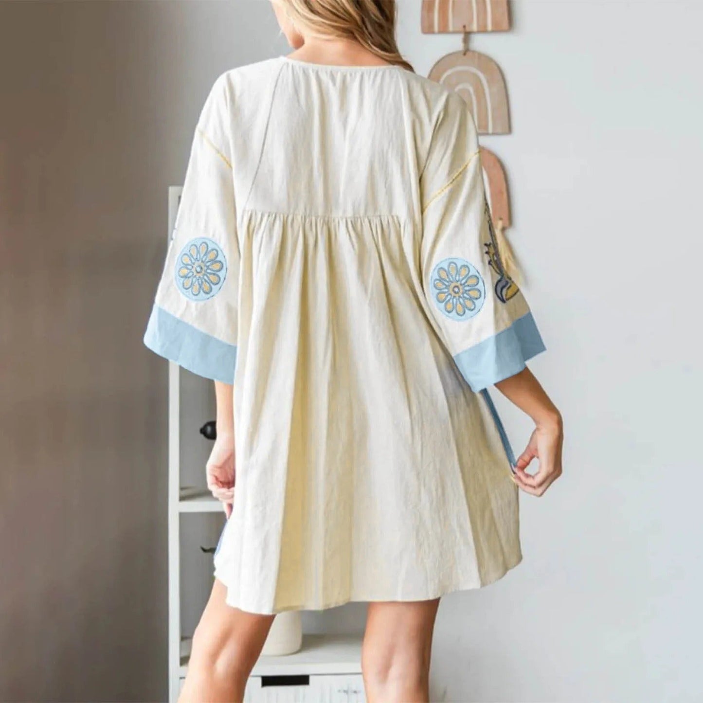 Avery - Bloemenbedrukte mouwen V-hals jurk